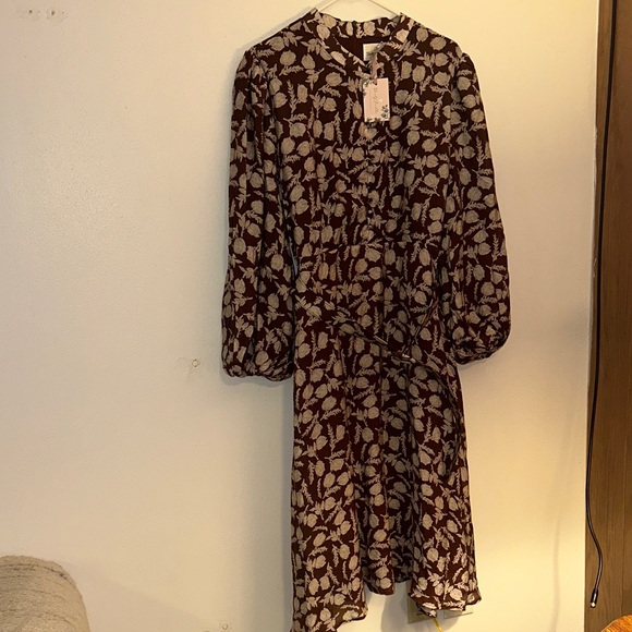 Dainty Jewells Brown Dress with Cream Floral Print - Picture 2 of 4